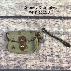 Dooney & Bourke wristlet