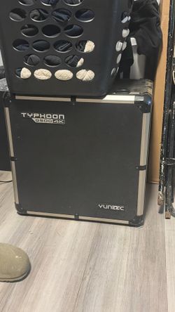 YUNEEC