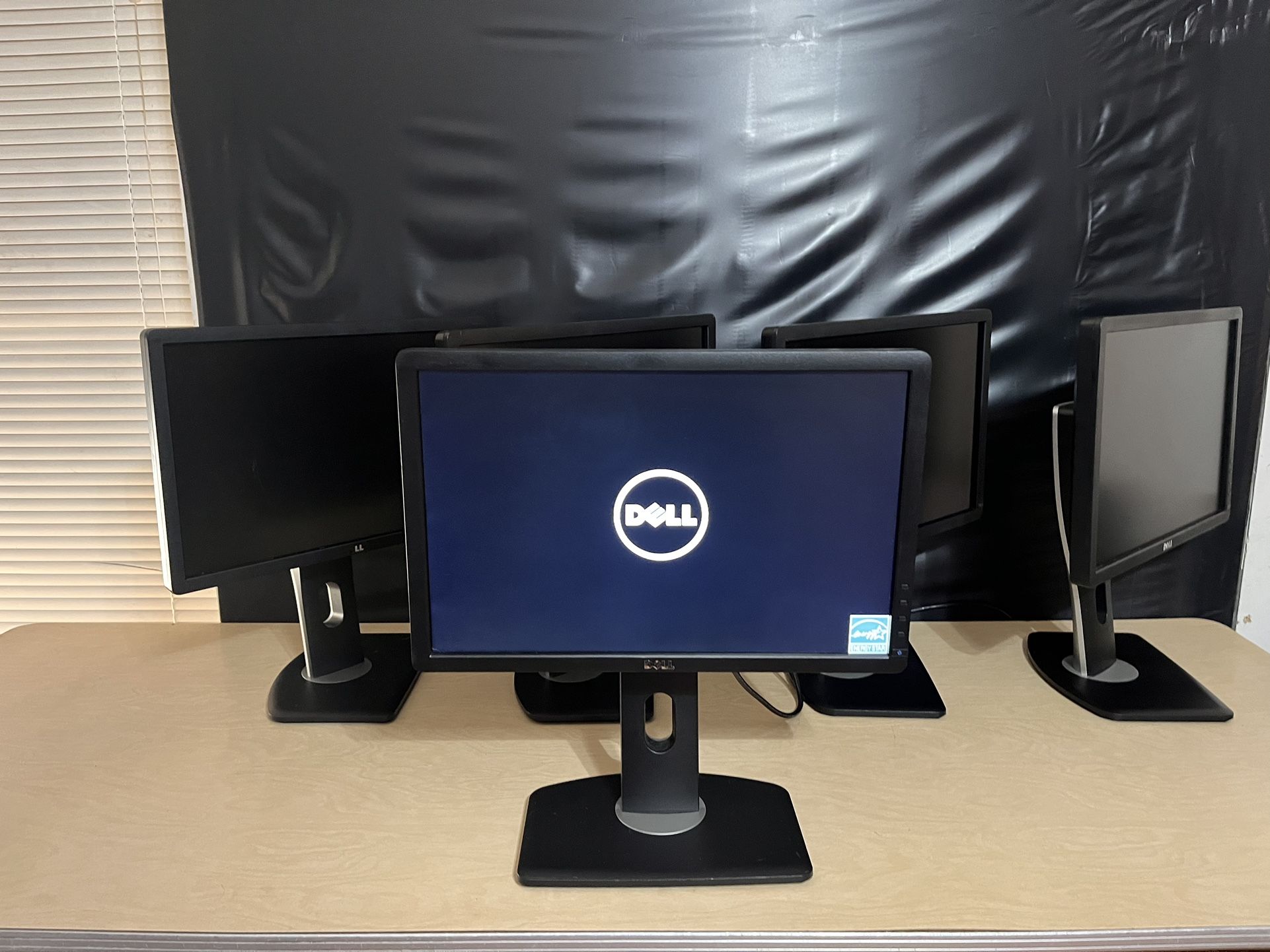 Dell 19” LED Lit Flat Panel Monitors Sold Individually