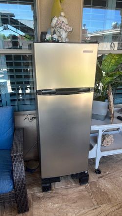 Mini fridge