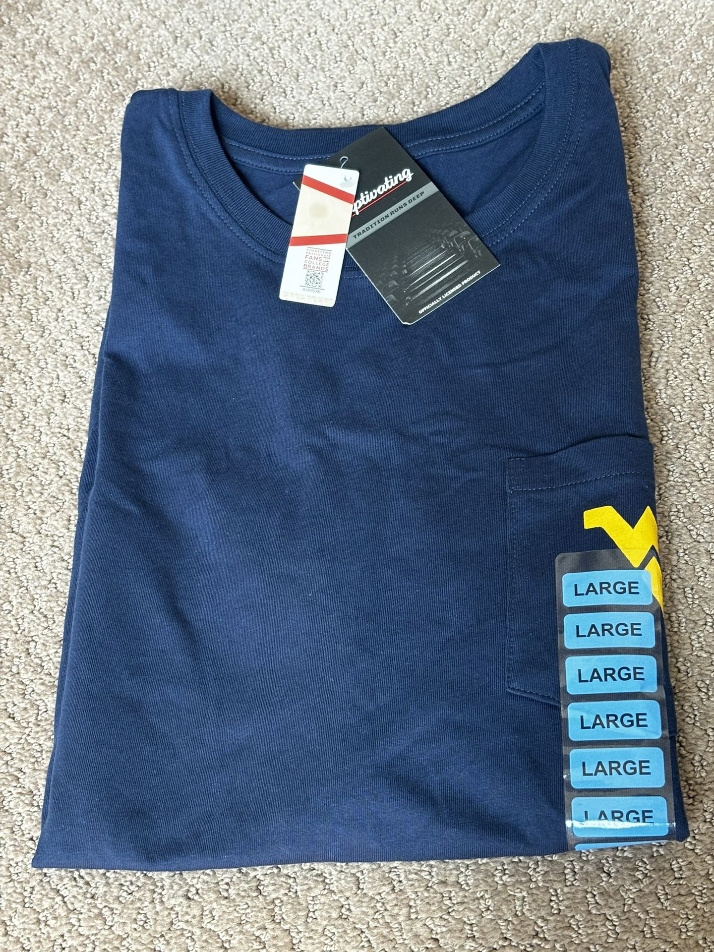 West Virginia Mountaineers Left Chest Icon T-Shirt(Camiseta con icono de los montañeros de Virginia)