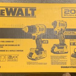 DeWALT 20v Max XR Cordless Brushless Hammerdrill & Impact Driver Combo Kit  (With Batteries, Charger)