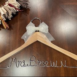 New Handmade Wedding Hanger, Personalize Hanger, Wedding Gift