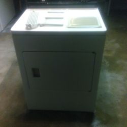 Gibson Electric  Clothes Dryer
