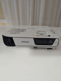 Projector and screen