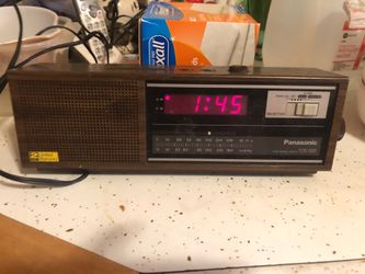 Vintage Panasonic clock radio