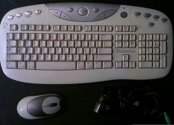 Logitec Wireless Keyboard & Mouse