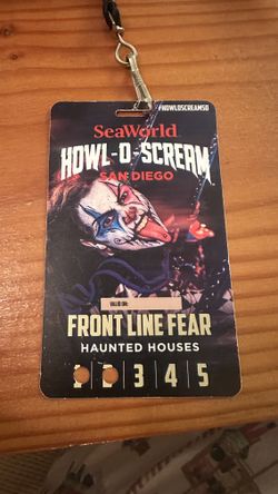 SeaWorld howl-o-scream San Diego hunted houses fast pass front of the line 