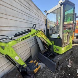 Mini Excavator Tractor Skid Steer 