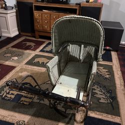 Antique Baby Carriage 