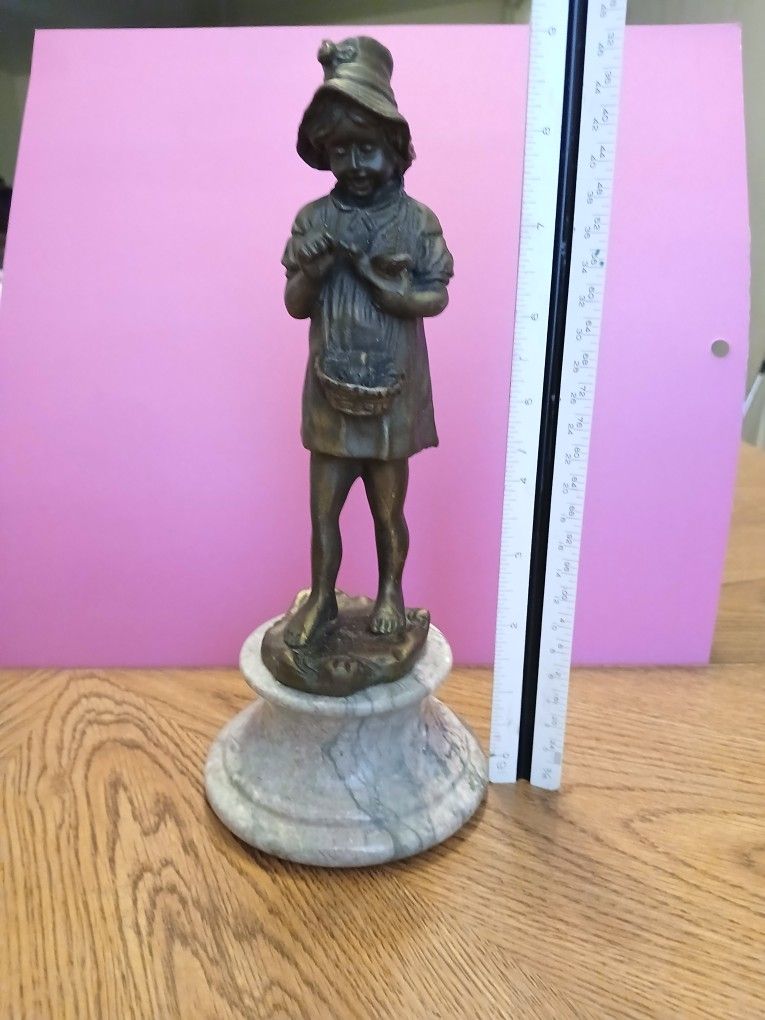 Bronze Girl With Birds (new Pics after a minor polishing. )