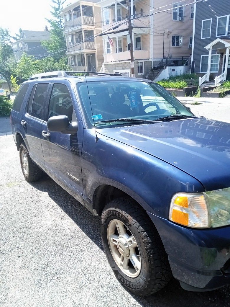 2005 Ford Explorer