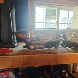 2018 Toyota Tacoma Headlights