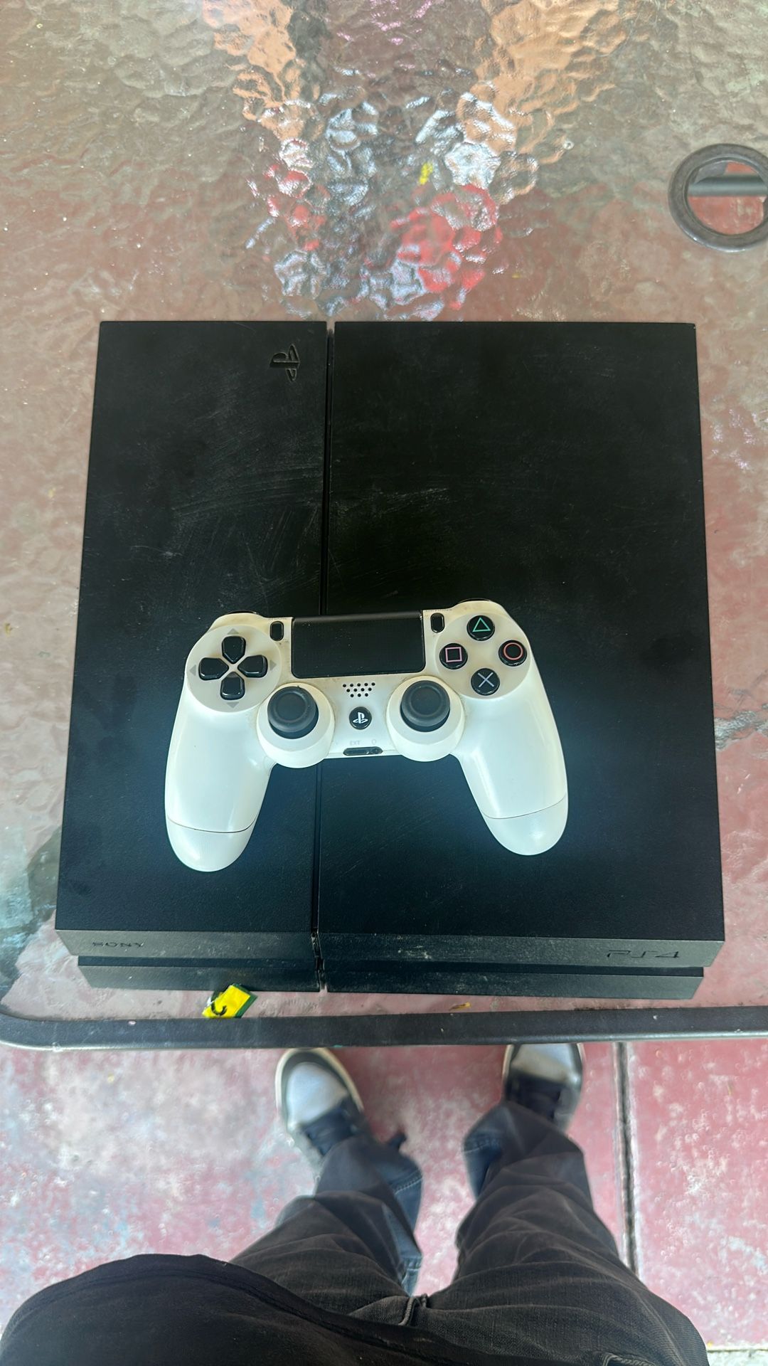ps4 with one wire needs Storage System and has one controller need the money