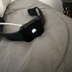 Apple Watch SE (2nd generation) (GPS + Cellular)