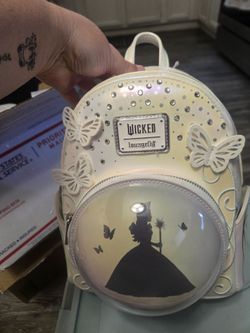 Loungefly Wicked: For Good Glinda Bubble – NWT
