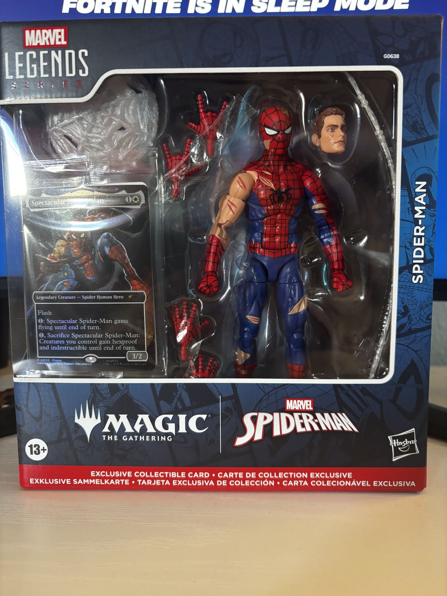 Magic The Gathering: Spider-Man Damage Suit Figure