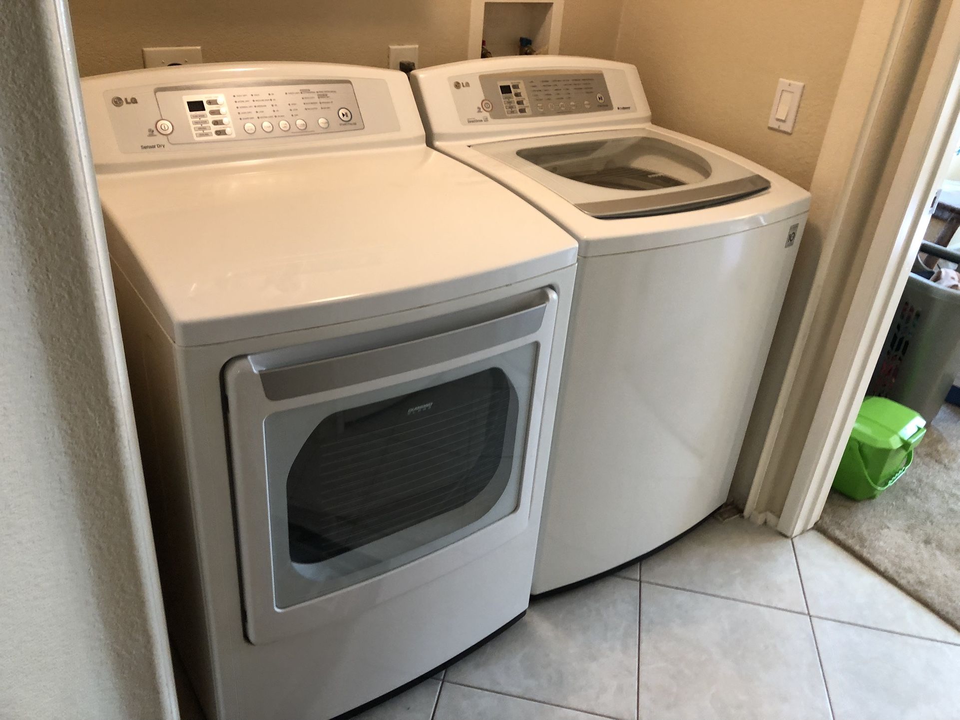 LG High Capacity Washer & Dryer (gas dryer)