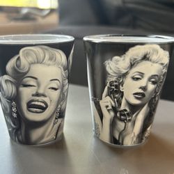 Marilyn Monroe" glasses set of 2 
