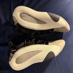 Adidas Hardens Men’s Size 9