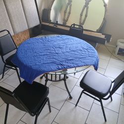 Glass Table With Four Seats 
