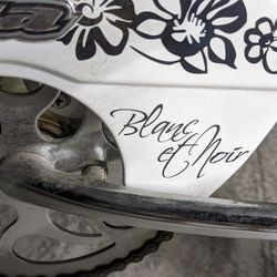 26"Electra Blanc el Nour women's Beach Cruiser bike. 3 speeds. Like new 