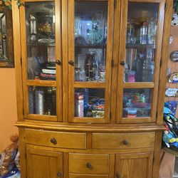 Kitchen Table And Hutch