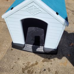 Outdoor Dog House 