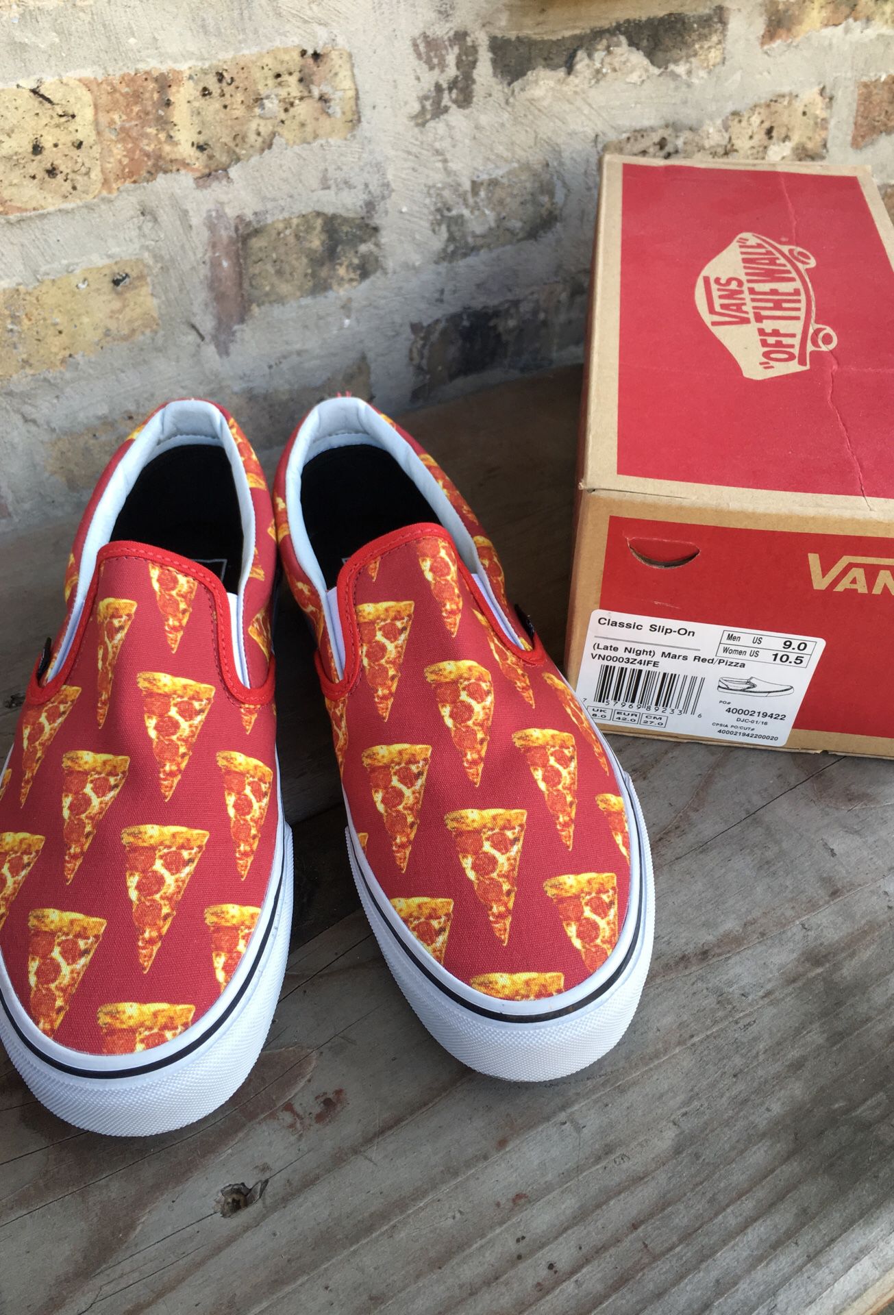 Vans Classic Slip-On Red PizzA NEW!! Men 9