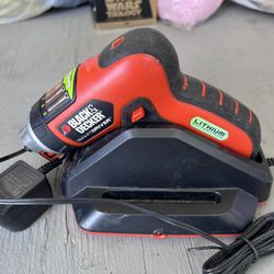 BLACK+DECKER 4V MAX Cordless Screwdriver with Screw Holder, SmartSelect (LI4000)