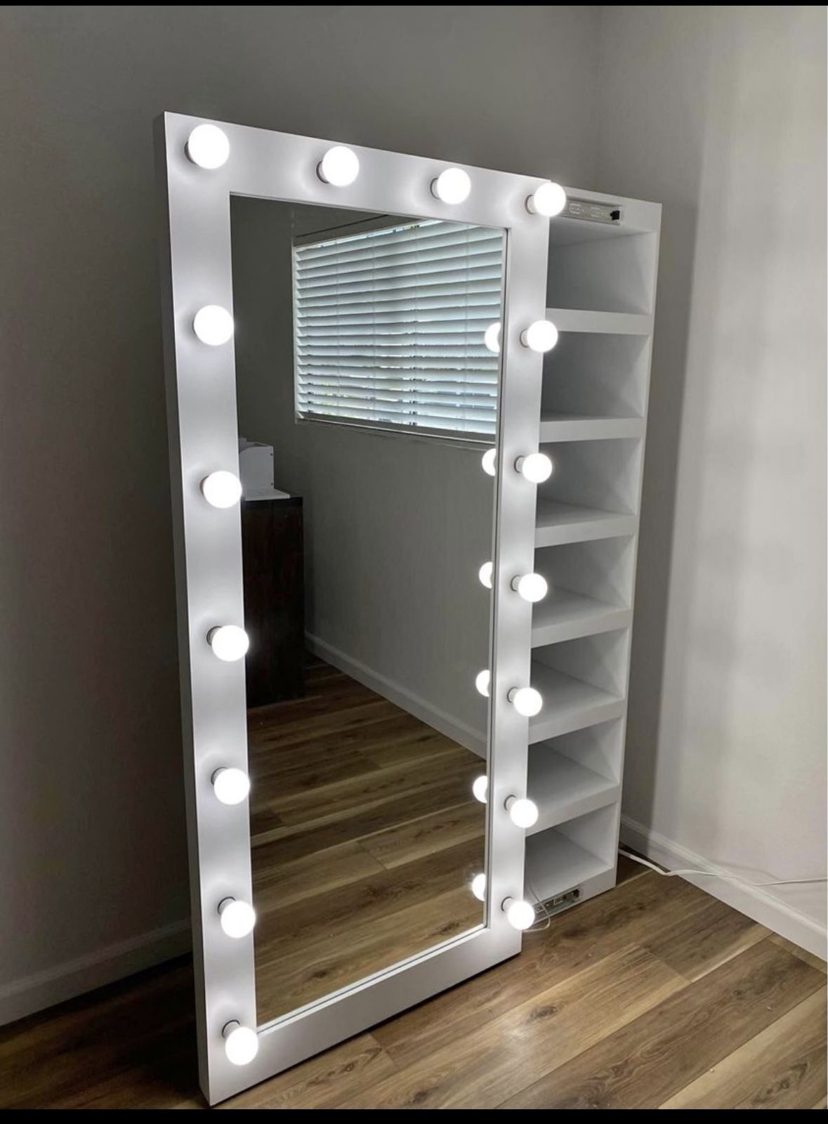 New Makeup Hollywood Closet Mirror