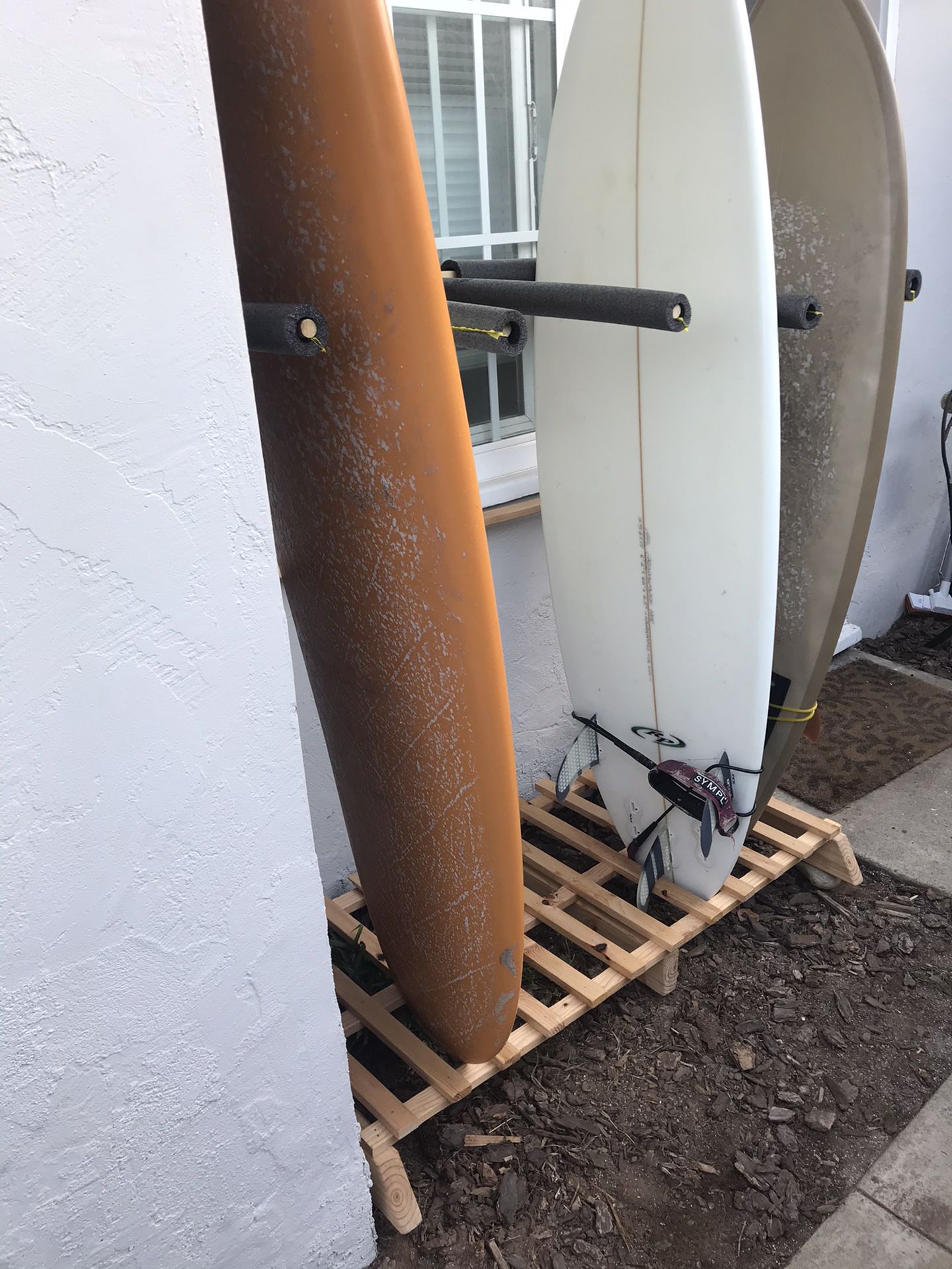 Vertical surf rack