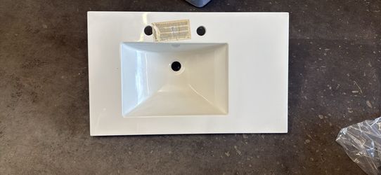 Design House 31-In x 19-In Solid White Cultured Marble Vanity Top Single Sink Side-Mount Faucet