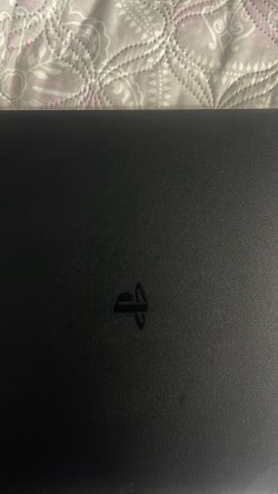 PS4  slim no controller with cables
