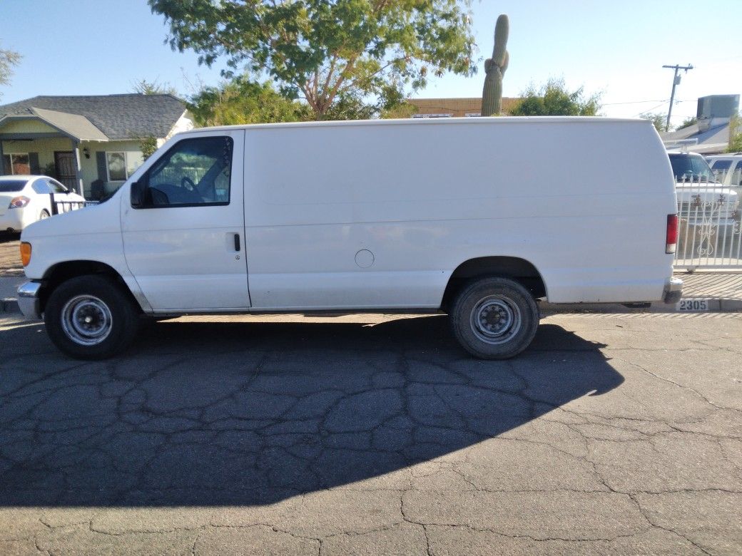 2003 Ford E-350