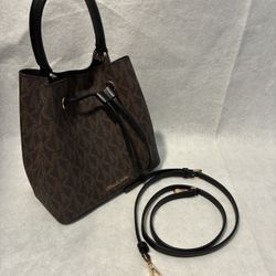 Michael Kors: Bucket Bag