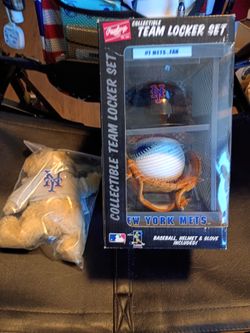 Collectible team locker set