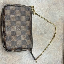 Louis Vuitton Pochette 