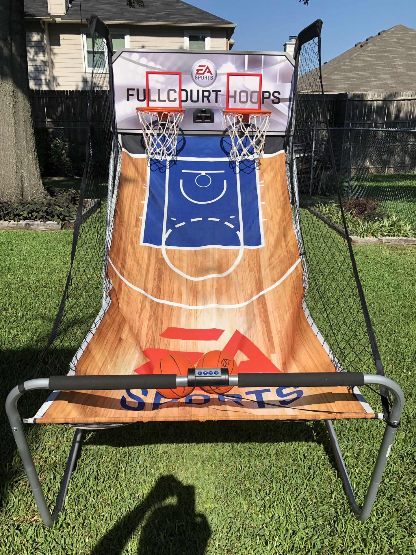 Basketball hoops game