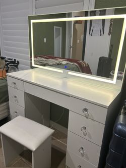 Vanity Desk With  LED Mirror