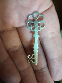 Antique Skeleton Key Brouch