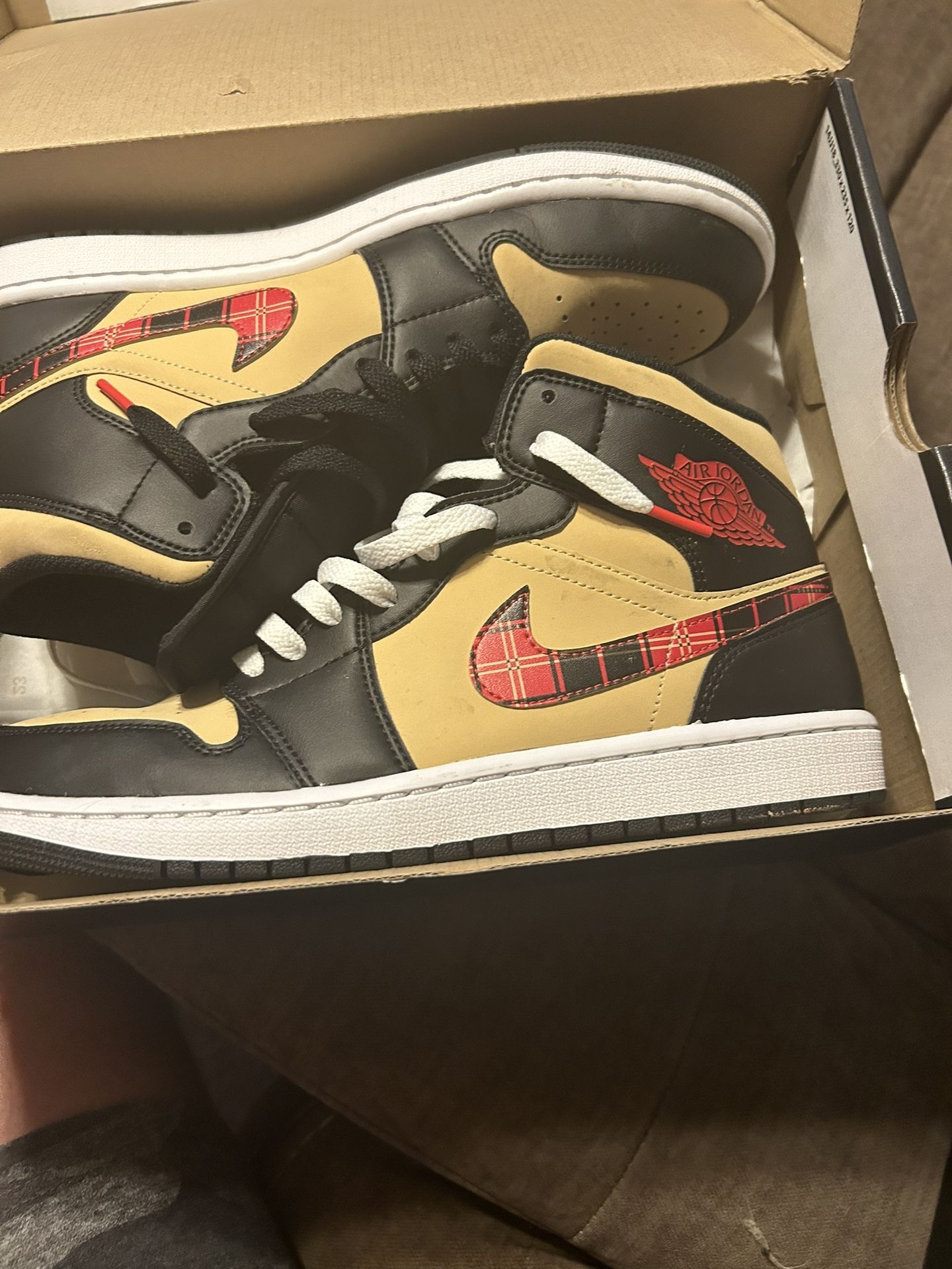 Air Jordan 1 Mid Tartan Swoosh Size 10.5