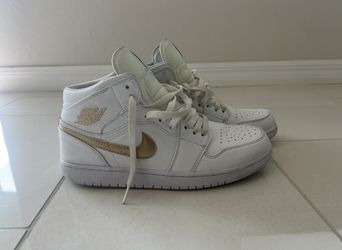 AIR JORDAN 1 BLANCO / DORADO