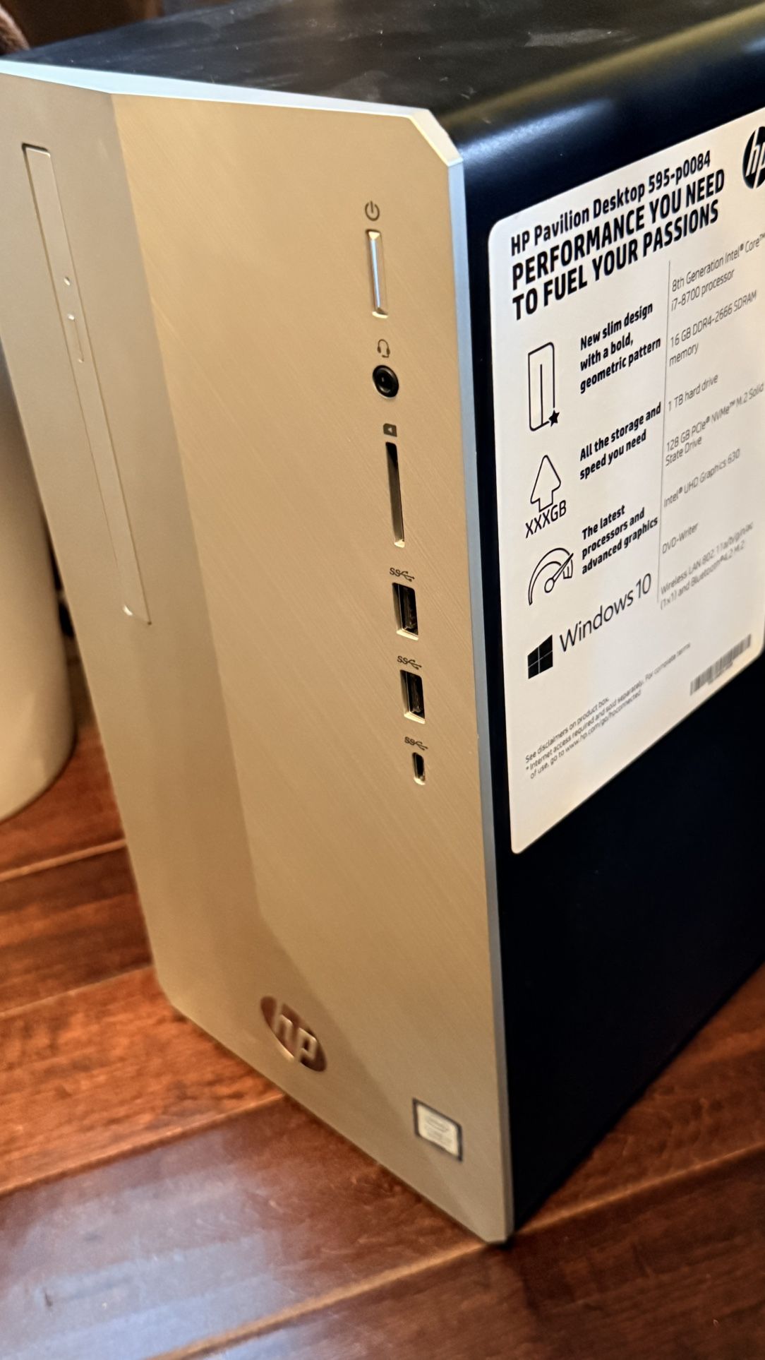 HP Pavilion Desktop 595 Core i7-8700