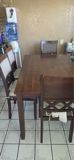 4 chair & bench dining table