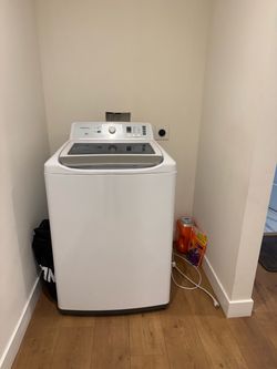 Washer & Refrigerator – Great Condition – Moving Sale