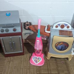Indoor- Outdoor Kids Grill, Laundry Unit And Vacuum.