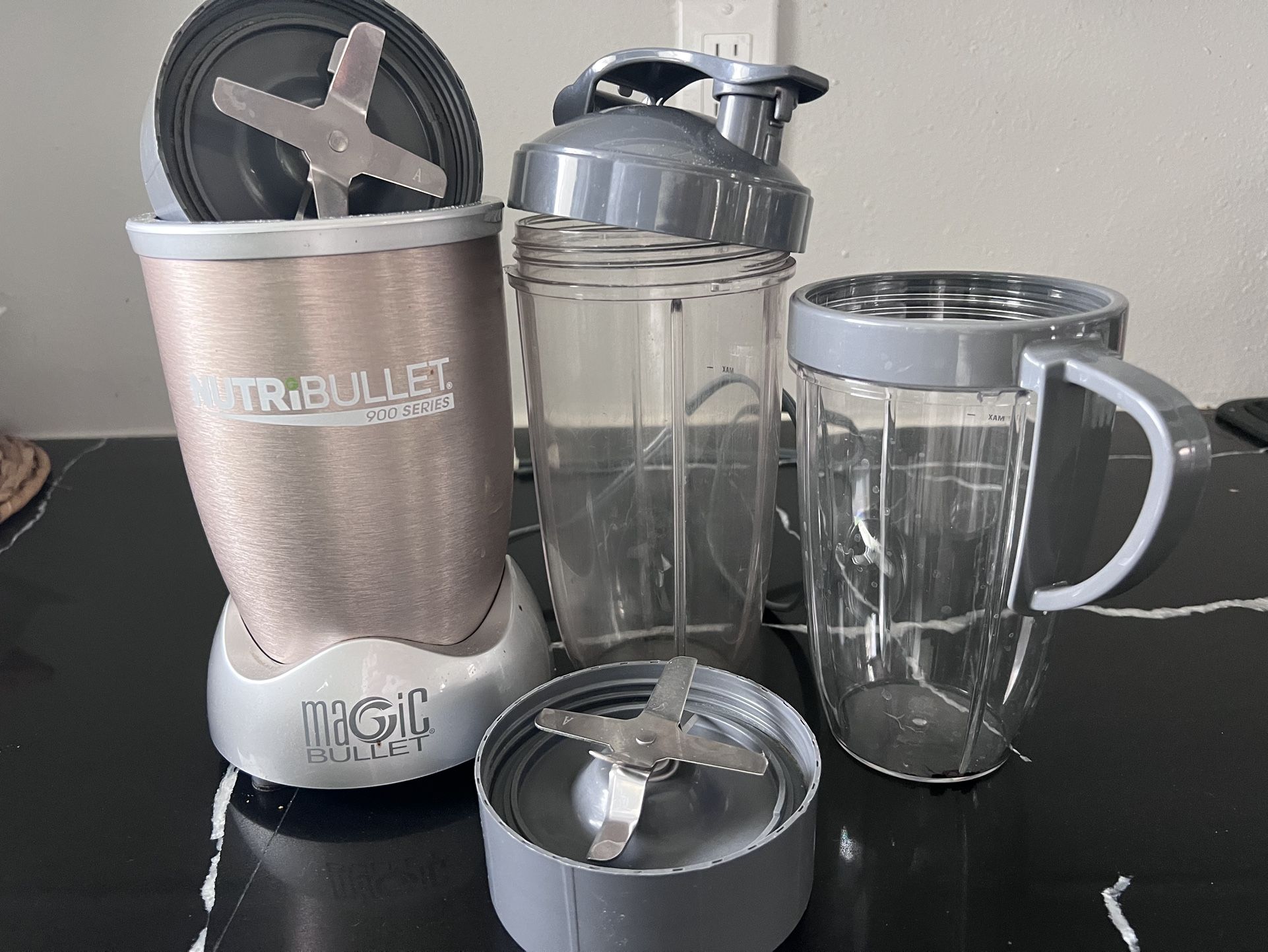 Nutrí bullet 900 Watts W/all Attachments