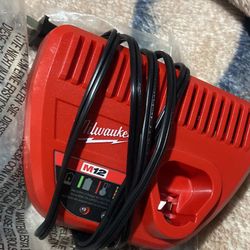 Milwaukee M12 Charger