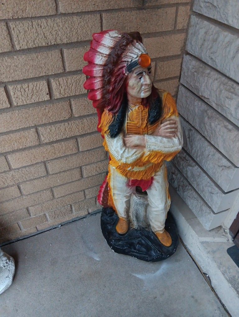 30" Native American Indian Chief Statue Vintage